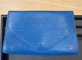 LOUIS VUITTON / エピ / アールデコ / M52635 / 状態ランク：Cなど5点（神奈川県相模原市中央区よりご来店・店頭買取）｜ブランド品の高価買取なら【バイセル】