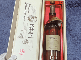 ウイスキー：Suntory（ピュアモルトウィスキー 木桶仕込 1981 直火蒸留）／ブランデー：CAMUS（XO ロングネック）など6点
