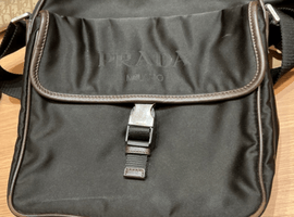 PRADA / ロゴショルダーバッグ / VA0950 / 状態ランク：BCなど9点