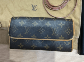 LOUIS VUITTON / モノグラム / ポシェットツイン PM / M51854 / 状態ランク：Bなど5点