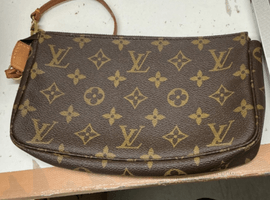 LOUIS VUITTON / モノグラム / 旧アクセソワール M51980 / 状態ランク：Bなど4点