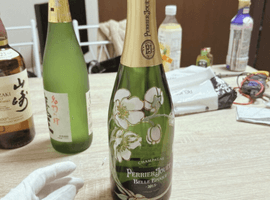 ワイン：PERRIER-JOUËT（2015）／ウイスキー：Suntory（山崎 100周年記念 シングルモルト ジャパニーズ）など3点