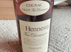 ブランデー：Hennessy（VSOP スリムボトル グリーンボトル）／ブランデー：CAMUS（カミュ ナポレオン デラックスデキャンタ）など3点