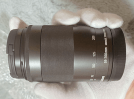 Canon：EF-M 55-200mm F4.5-6.3 IS STM ブラック／Canon：EOS Kiss M ボディ  ブラックなど3点