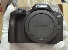 Canon：EOS R100 ボディなど3点