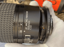 Nikon：AF MICRO NIKKOR 105mm F2.8など4点