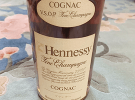 ブランデー：Hennessy（VSOP スリムボトル グリーンボトル）／ウイスキー：Ballantines（30年）など33点