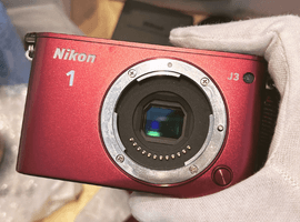 Nikon：1 J3 ボディ レッド／Nikon：1 NIKKOR VR 10-100mm F4-5.6 レッドなど4点