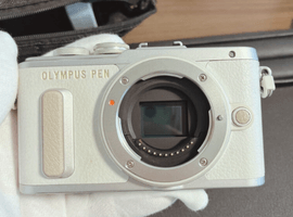 OLYMPUS：PEN E-PL8 ボディ ホワイト／OLYMPUS：レンズなど3点
