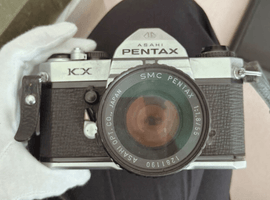 PENTAX：交換レンズ付きボディ／Nikon：ボディなど4点