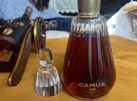 ブランデー：CAMUS（カラフェ バカラ）／ブランデー：Hennessy（ナポレオン）など2点