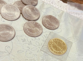 10万円金貨（御在位）など古銭類