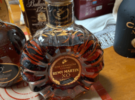 ブランデー／REMY MARTIN：XO スペシャル 旧 クリアボトル（状態ランク：D）など3点