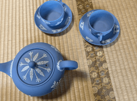 陶磁器・ガラス製品：Wedgwoodなど2点(神奈川県横浜市港南区・出張買取)｜古銭の高価買取なら【バイセル】