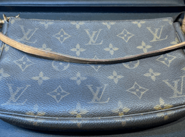 LOUIS VUITTON / モノグラム / ポシェットアクセソワール 旧型 / M51980 / 状態ランク：Bなど11点