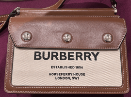 BURBERRY / ミニホースフェリープリントタイトルバッグ / 8014611 / 状態ランク：Aなど7点（大阪府豊中市・出張買取）｜ブランド品の高価買取なら【バイセル】