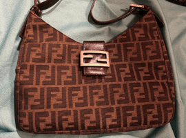 FENDI / ズッカ ショルダーバッグ / 26569 / 状態ランク：Bなど4点