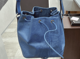 LOUIS VUITTON / エピ / プチノエ / M44152 / 状態ランク：Bなど3点(東京都荒川区よりご来店・店頭買取)｜ブランド品の高価買取なら【バイセル】
