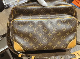 LOUIS VUITTON / モノグラム / ナイル / M45244 / 状態ランク：Bなど2点(京都府宇治市よりご来店・店頭買取)｜ブランド品の高価買取なら【バイセル】