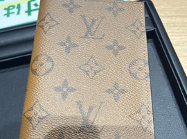 LOUIS VUITTON / モノグラム / クーヴェルテュールパスポール / M26571 / 状態ランク：Aなど2点