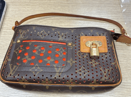 LOUIS VUITTON / モノグラム ペルフォ / ポシェットアクセソワール / M95185 / 状態ランク：Bなど5点