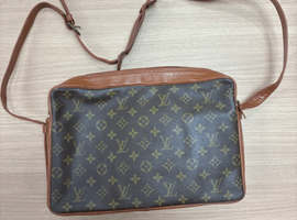LOUIS VUITTON / モノグラム / サックバンドリエール / M51364 / 状態ランク：Bなど7点