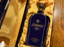 ウイスキー/Ballantines:21年 青陶器(状態ランク:A)など4点