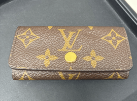 LOUIS VUITTON / モノグラム / ミュルティクレ 4 新型 / M69517 / 状態ランク：ABなど2点