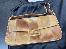 FENDI / マンマバケット ワンショルダーバッグ / 8BR000 / 状態ランク：Bなど9点