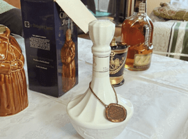 ウイスキー：NIKKA（鶴 白陶器）／ブランデー：Chabot（ナポレオン 軍帽 青 陶器ボトル）など7点