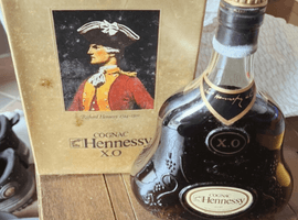 ブランデー：Hennessy（XO 金キャップ グリーンボトル）／ウイスキー：CHIVAS BROTHERS（ロイヤルサルート 21年 青）など3点