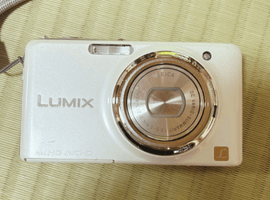 Panasonic：ボディ／Canon：交換レンズ付きボディなど5点