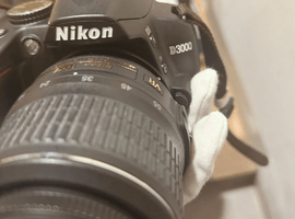 Nikon：D3000 キット／SONY：ボディなど3点
