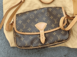 LOUIS VUITTON / モノグラム / ソローニュ / M42250 / 状態ランク：Bなど8点