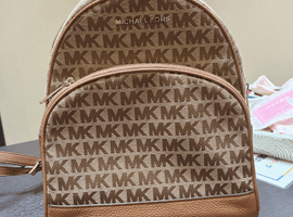 Michael Kors / デイパック リュックサック / 35T9GAYB2J BG / 状態ランク：Bなど2点