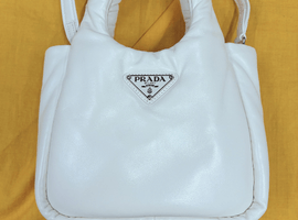 PRADA / ロゴ 三角プレート ショルダーバッグ / 1BA359 / 状態ランク：Bなど9点