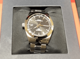TISSOT / ジェントルマン / T127.407.11.051.00 / 状態ランク：Bなど2点