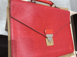 LOUIS VUITTON / エピ / モンソー / M52127 / 状態ランク：Bなど8点（東京都品川区よりご来店・店頭買取）｜ブランド品の高価買取なら【バイセル】