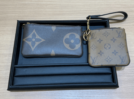 LOUIS VUITTON / モノグラム / ポシェット トリオ / M68756 / 状態ランク：Bなど2点（東京都江東区よりご来店・店頭買取）｜ブランド品の高価買取なら【バイセル】