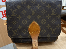 LOUIS VUITTON / モノグラム / カルトシエール GM / M51252 / 状態ランク：Cなど4点（東京都江東区よりご来店・店頭買取）｜ブランド品の高価買取なら【バイセル】