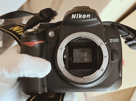 Nikon：D5000 ボディなど3点