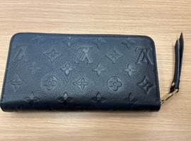 LOUIS VUITTON / モノグラム アンプラント / ジッピーウォレット / M61864 / 状態ランク：Bなど3点（神奈川県藤沢市よりご来店・店頭買取）｜ブランド品の高価買取なら【バイセル】