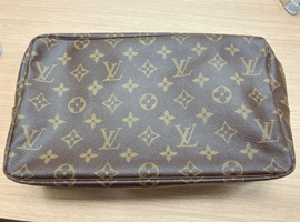 LOUIS VUITTON / モノグラム / トゥルーストワレット 28 / M47522 / 状態ランク：BCなど2点