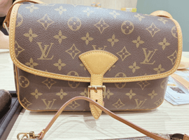 LOUIS VUITTON / モノグラム / ソローニュ / 状態ランク：Bなど5点（東京都大田区よりご来店・店頭買取）｜ブランド品の高価買取なら【バイセル】