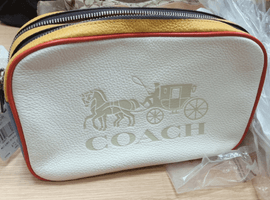 COACH / ショルダーバッグ / 3041 / 状態ランク：Aなど8点（神奈川県横浜市金沢区よりご来店・店頭買取）｜ブランド品の高価買取なら【バイセル】