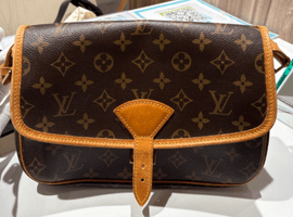 LOUIS VUITTON / モノグラム / ソローニュ / M42250 / 状態ランク：Bなど2点