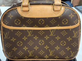 LOUIS VUITTON / モノグラム / トゥルーヴィル / M42228 / 状態ランク：ABなど2点