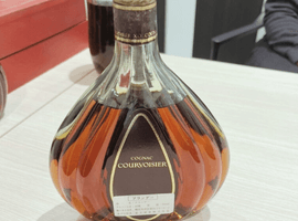 ブランデー：COURVOISIER（XO グリーンボトル）／ブランデー：LARSEN（ヴァイキングシップ 青色陶器）など7点