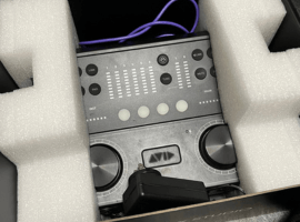 Avid：オーディオインターフェース／KRK：スピーカーなど2点