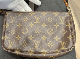 LOUIS VUITTON / モノグラム / ポシェットアクセソワール 旧型 / M51980 / 状態ランク：Bなど7点(福岡県直方市・出張買取）｜ブランド品の高価買取ならバイセル
